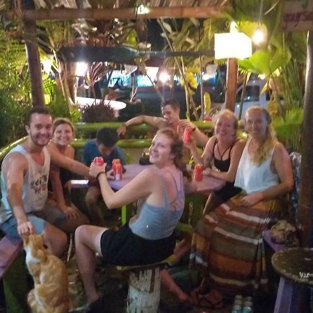 Coconut Hostel Bocas Town Bocas del Toro Exterior foto