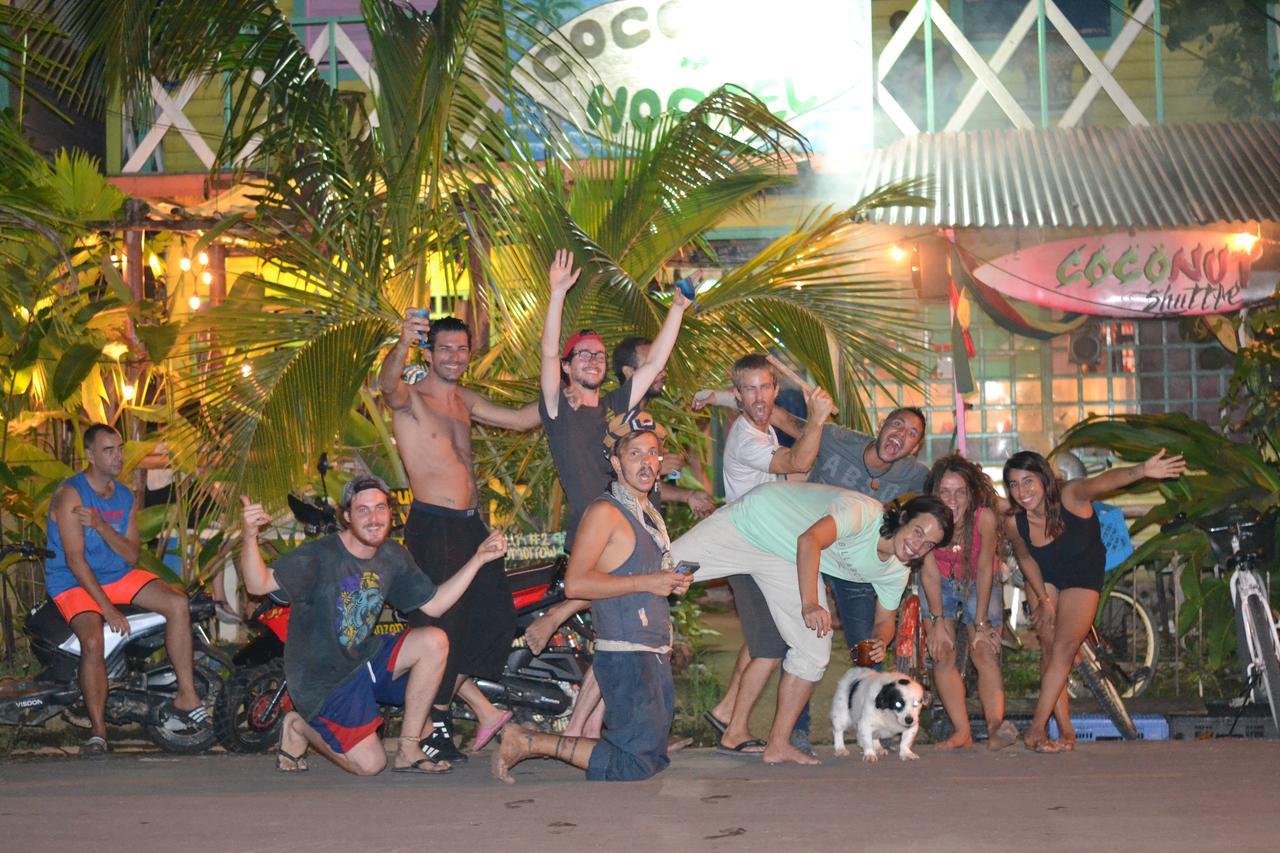 Coconut Hostel Bocas Town Bocas del Toro Exterior foto