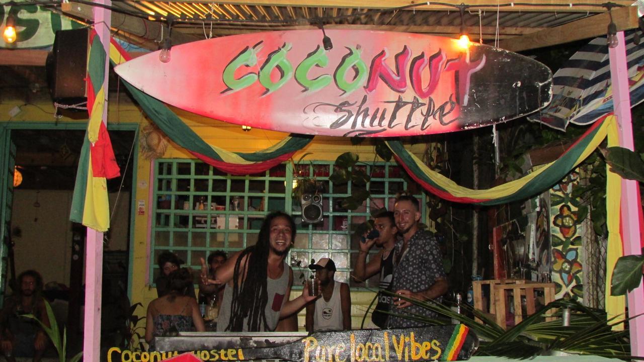Coconut Hostel Bocas Town Bocas del Toro Exterior foto
