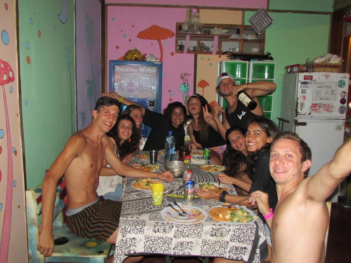 Coconut Hostel Bocas Town Bocas del Toro Exterior foto