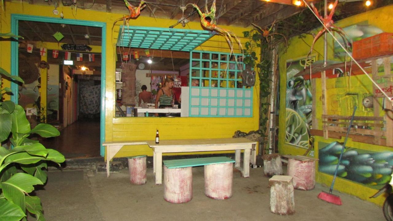 Coconut Hostel Bocas Town Bocas del Toro Exterior foto