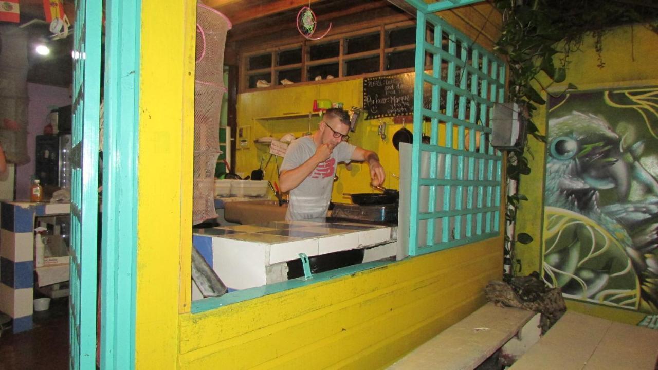 Coconut Hostel Bocas Town Bocas del Toro Exterior foto