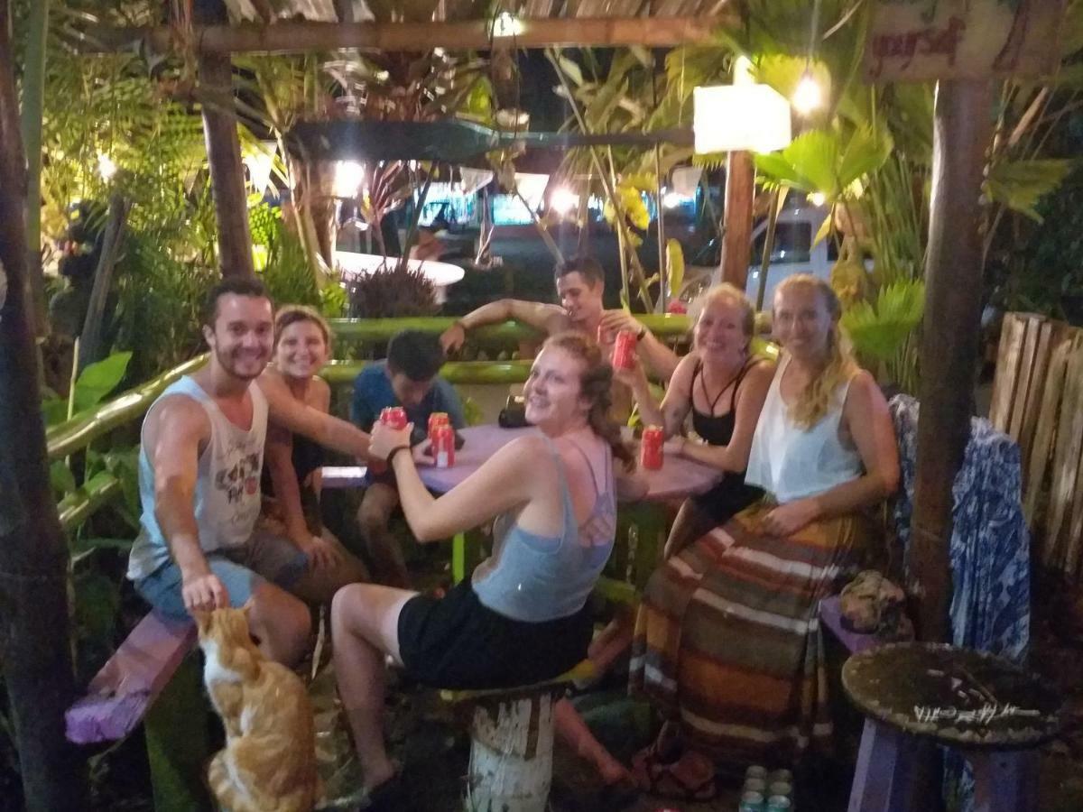 Coconut Hostel Bocas Town Bocas del Toro Exterior foto